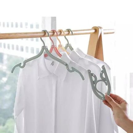 Folding Clothes Hangers - THELOOTSALE